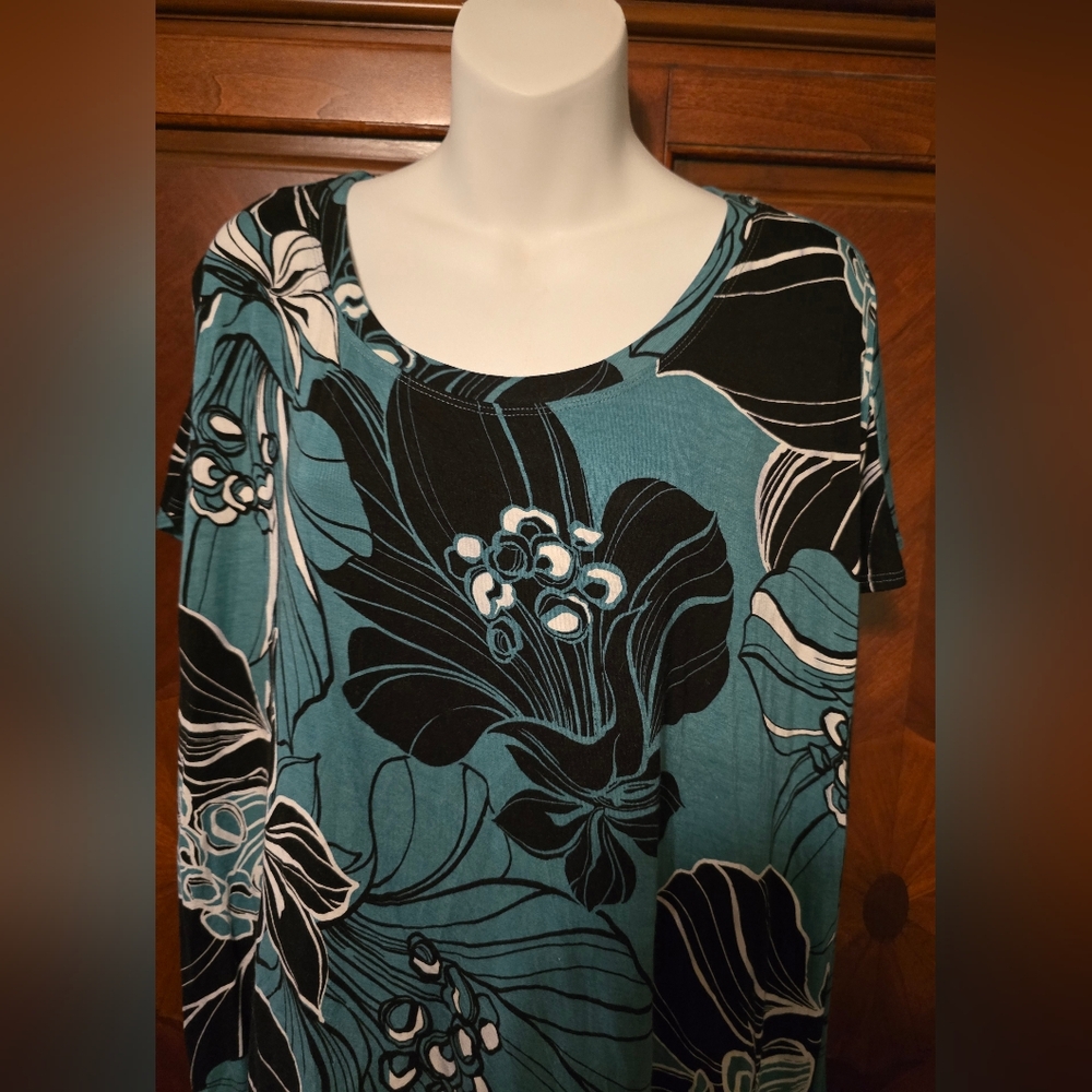 Lularoe Rise Tenacious 2X - Picture 2 of 4